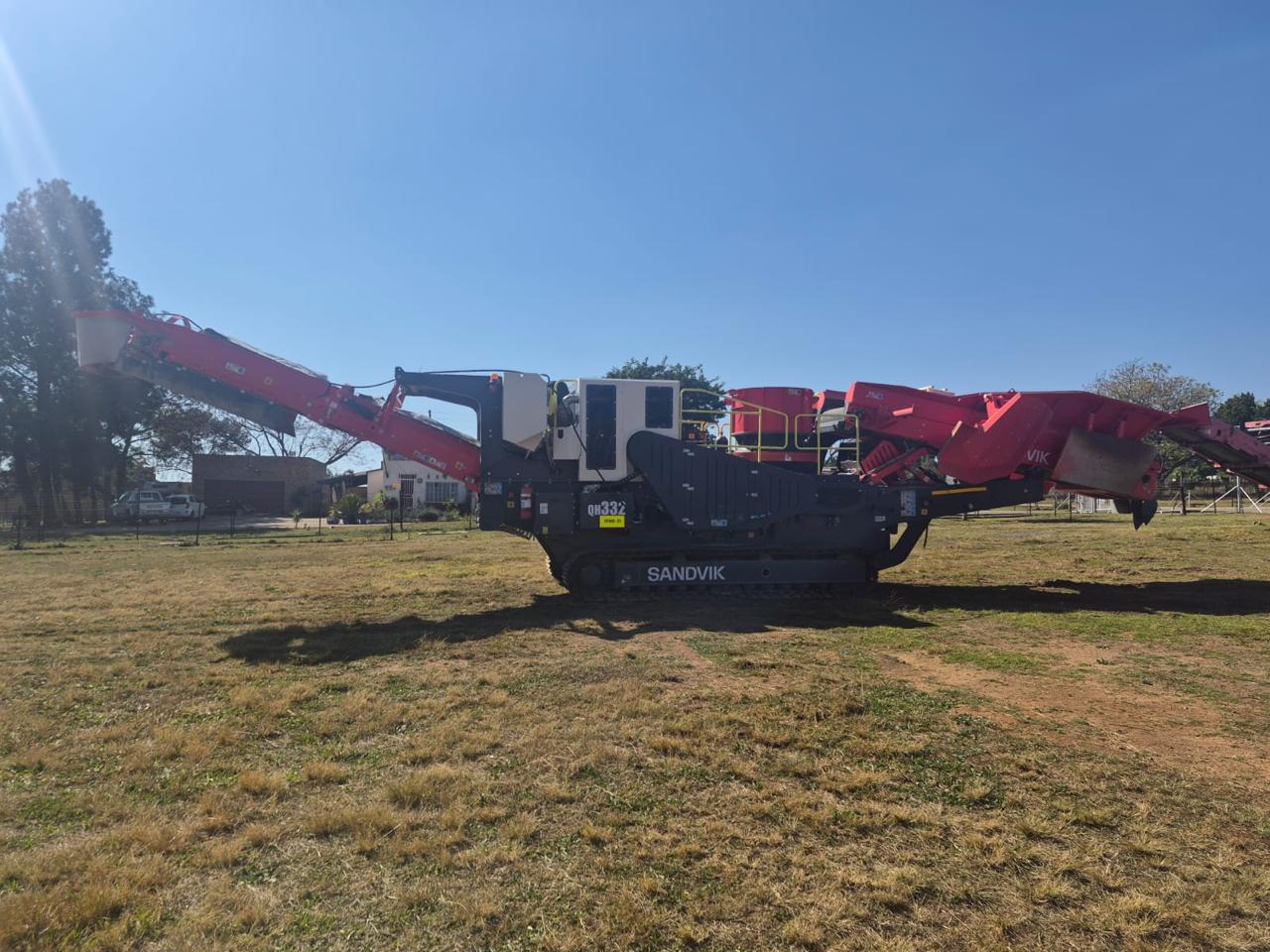 Used Sandvik QH332 Mobile Cone crusher